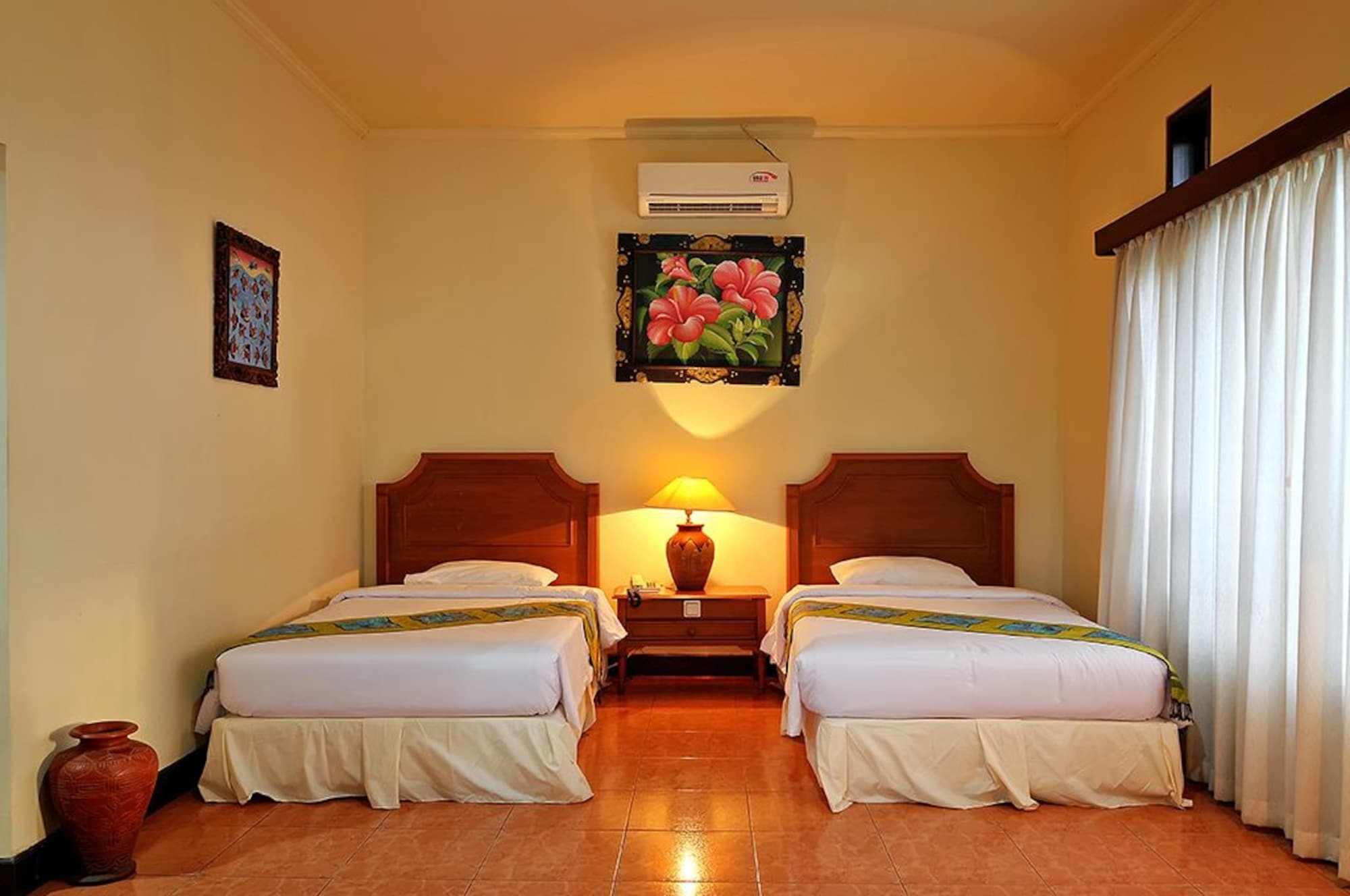 Dewi Sinta Hotel&Restaurant By WizZeLa Tanah Lot Exterior foto